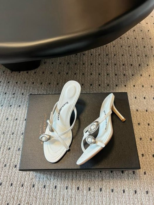 Босоножки фото 8