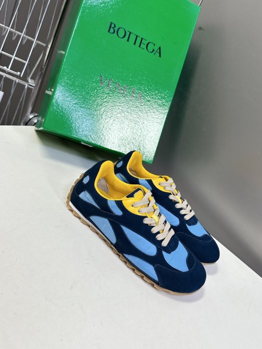 Кросівки жіночі фото 2