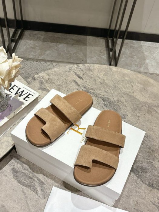 Шлепанцы женские