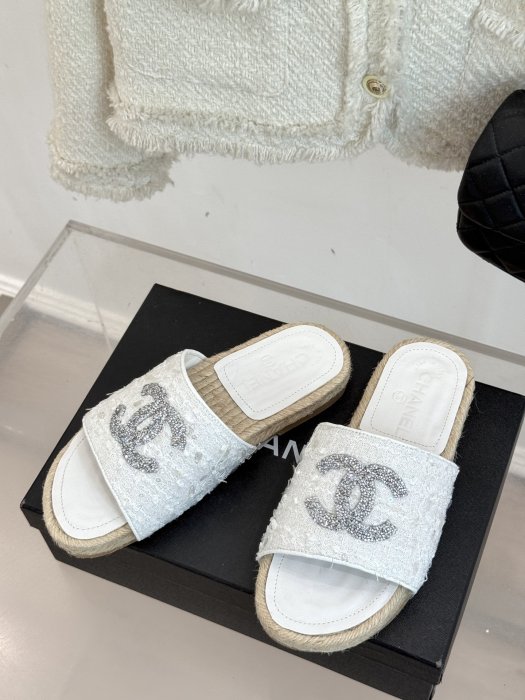 Шлепанцы женские фото 2