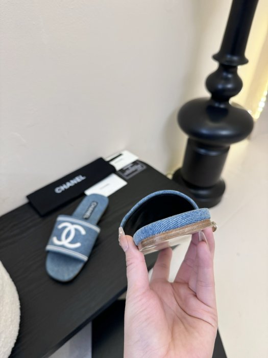 Шлепанцы женские фото 7