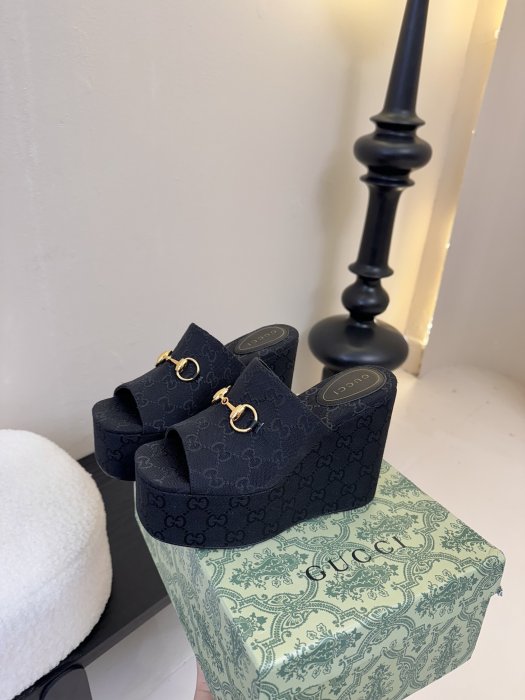 Босоножки фото 5