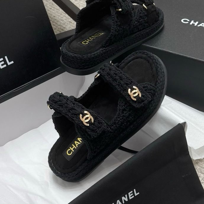 Шльопанці жіночі фото 2