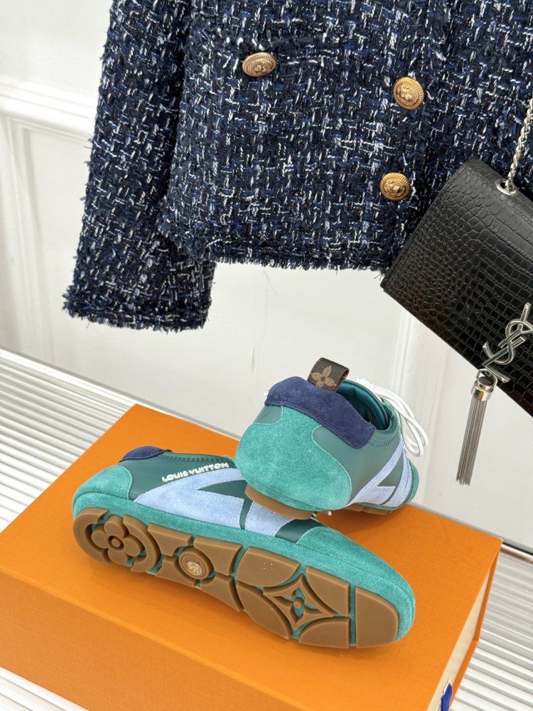 Кроссовки женские фото 9