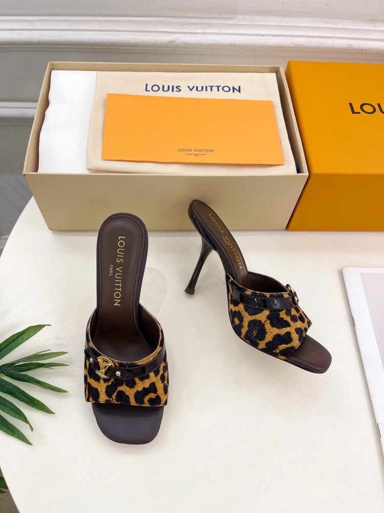 Босоножки фото 5