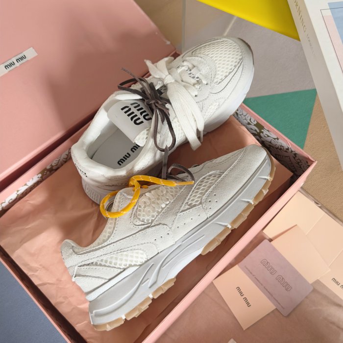 Кросівки фото 4