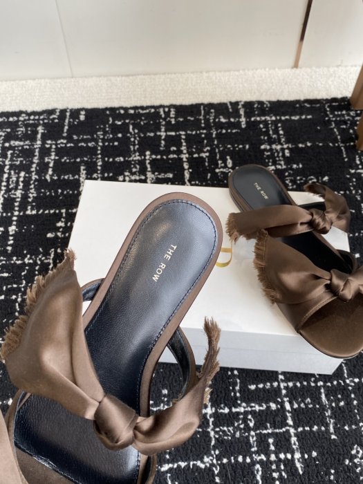 Босоножки фото 8