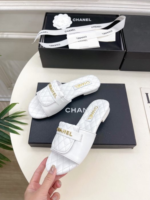 Шлепанцы фото 3