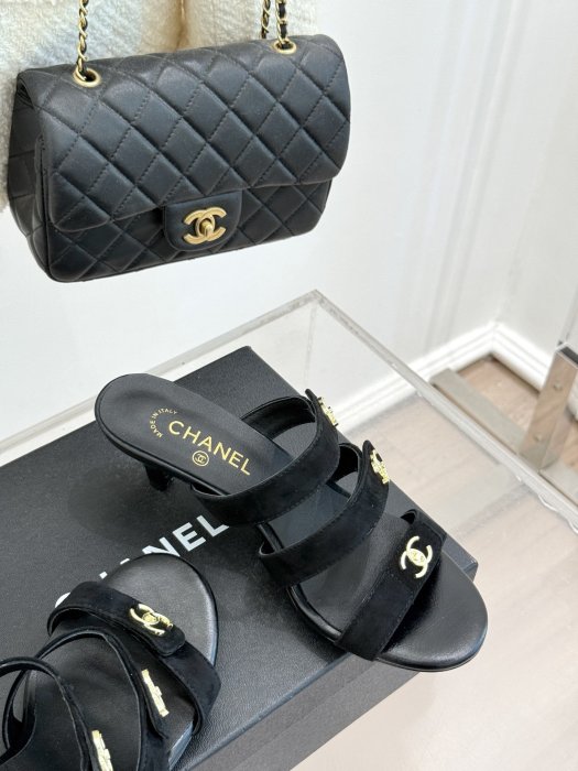 Босоножки фото 5