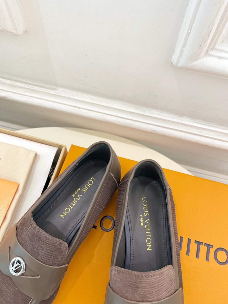 Лоферы женские фото 7