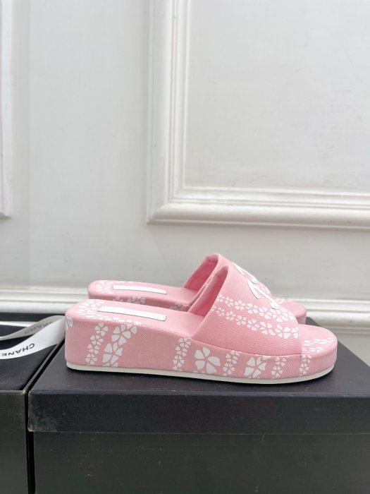 Шльопанці жіночі фото 2