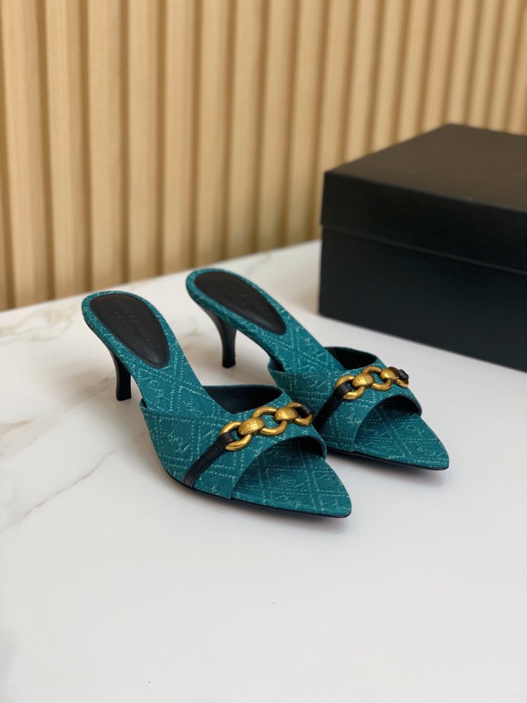 Босоножки фото 3