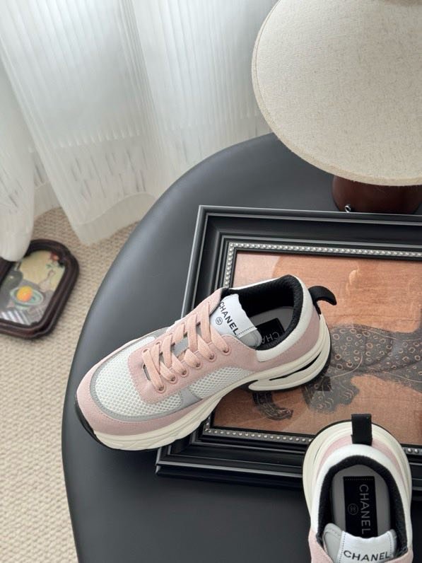 Кроссовки женские фото 9