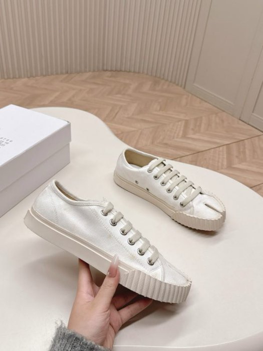 Кеди жіночі з роздвоєним носком фото 5