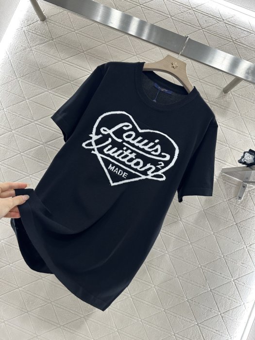 T-shirt women's фото 6