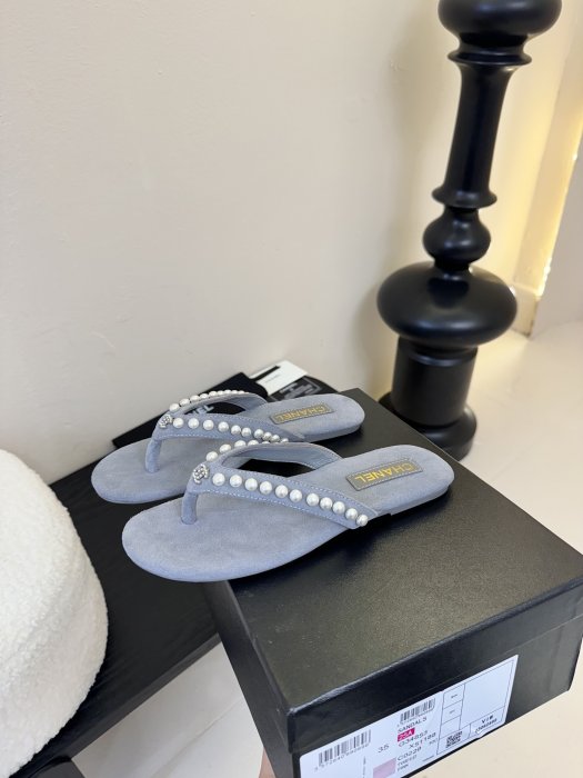 Шлепанцы женские фото 5