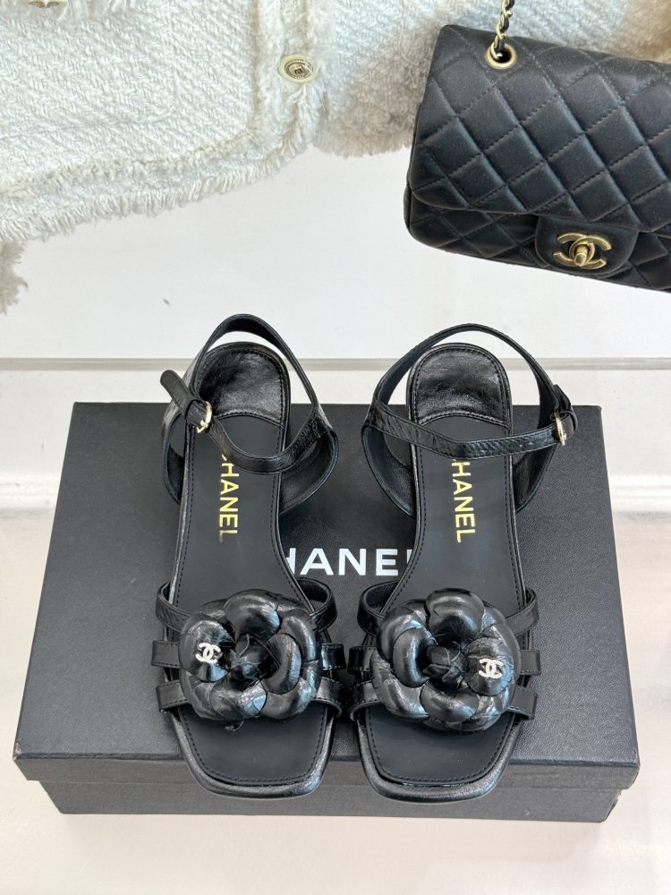 Босоножки фото 4