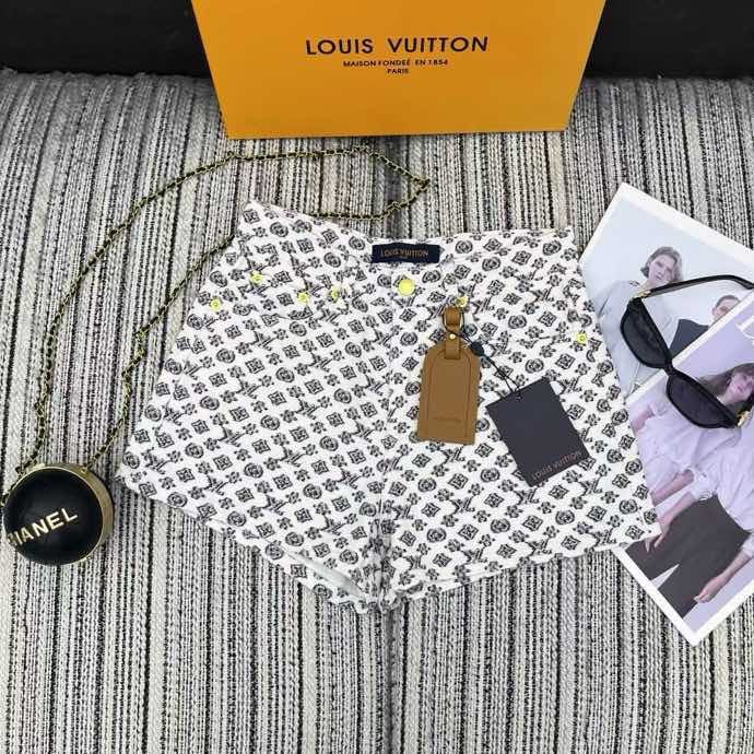 Шорти жіночі