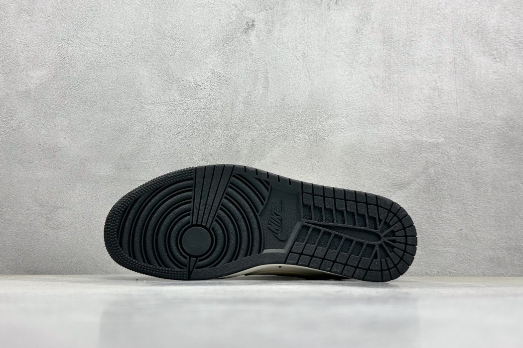 Кроссовки Travis Scott x Fragment Design x Air Jordan 1 Low OG SP AJ1 Bape фото 4