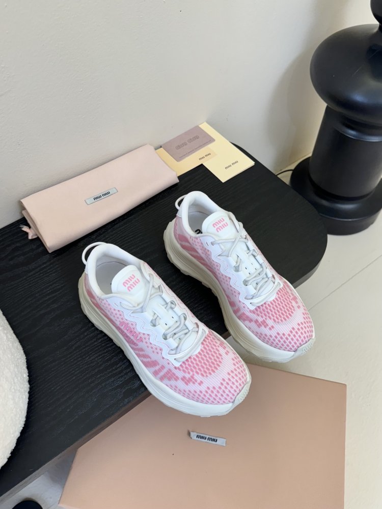 Sneakers women's
