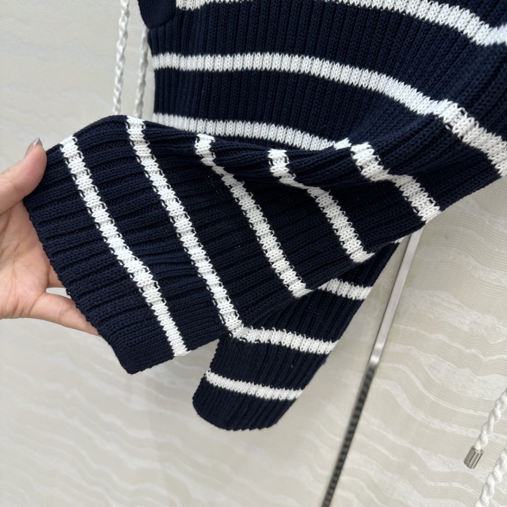 T-shirt women's фото 7