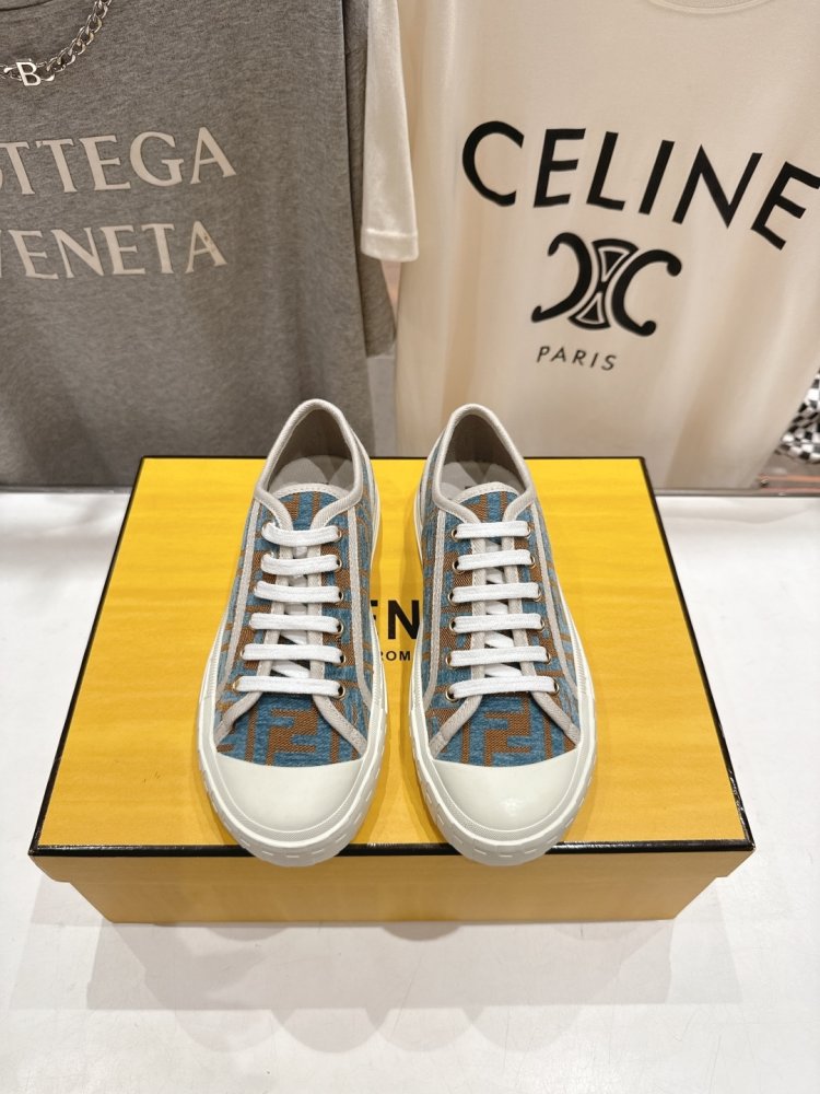 Кеди жіночі