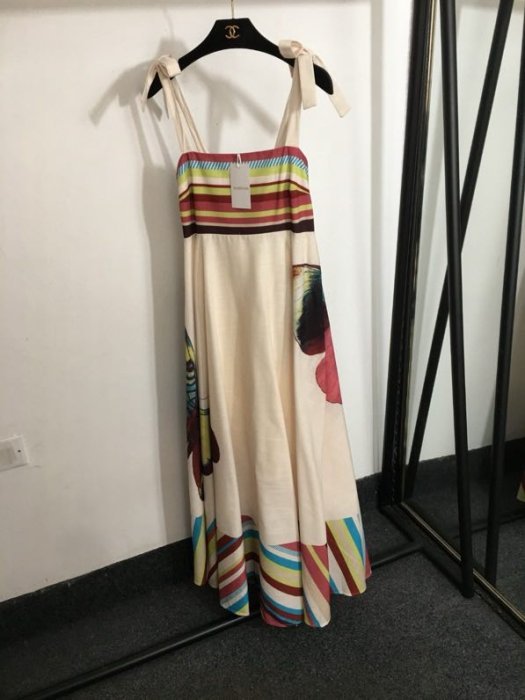 Платье с принтом бабочек