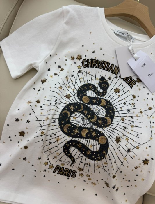 T-shirt women's фото 6