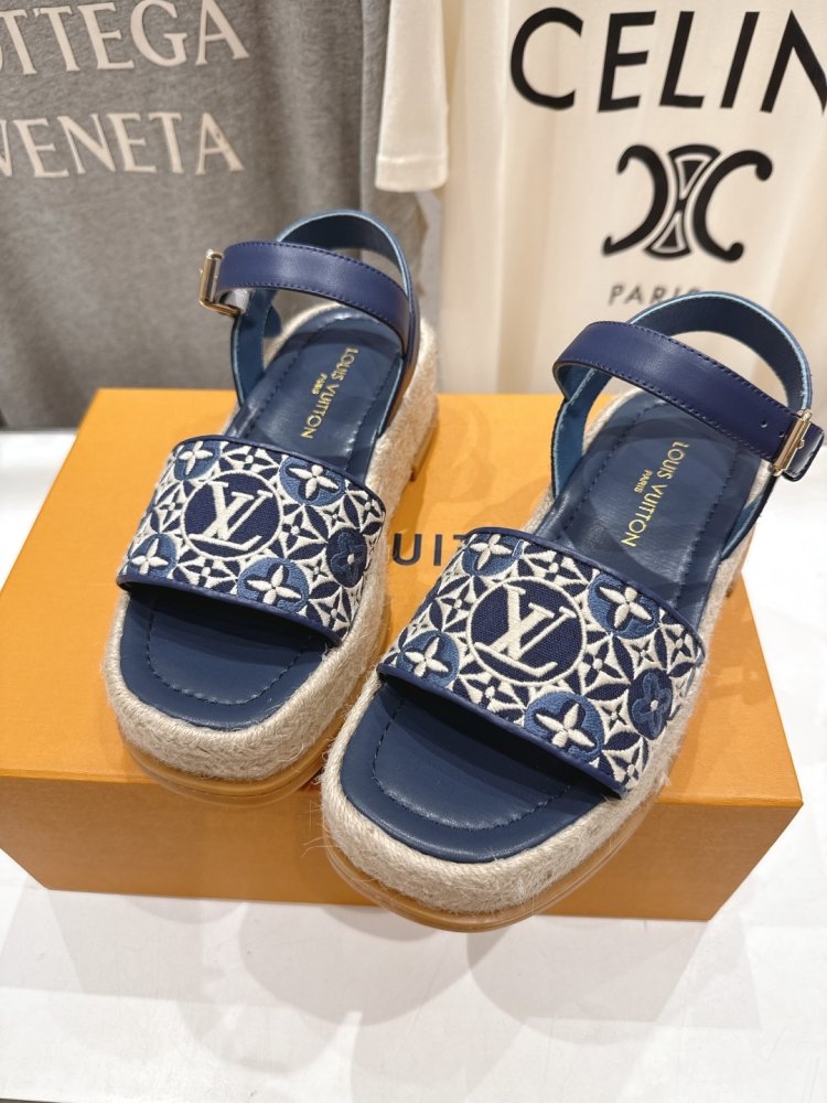 Сандалии женские фото 7