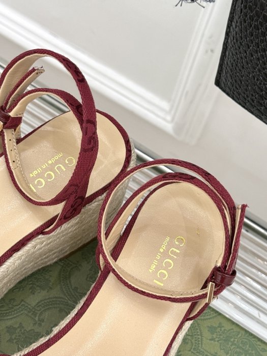 Босоножки фото 8