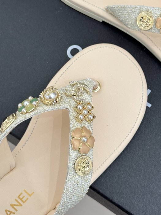 Шлепанцы фото 7