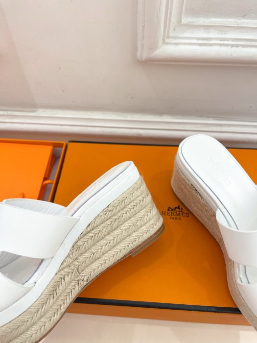 Босоножки фото 7