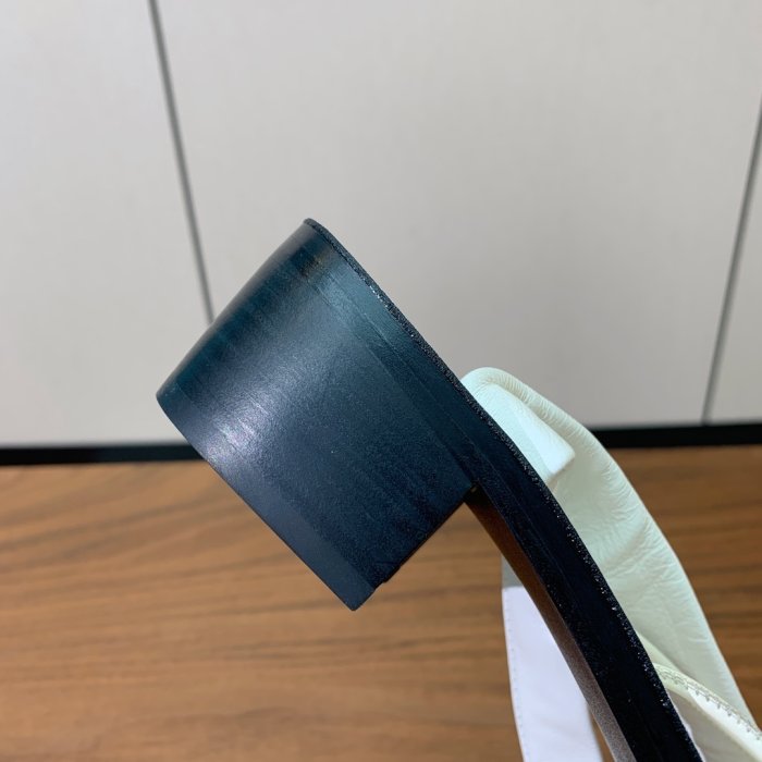 Босоножки фото 9