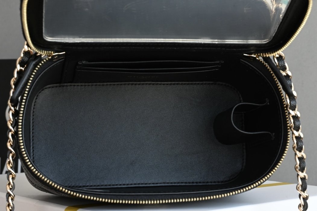 Сумка 18K женская кожаная Vanity 17 см фото 8