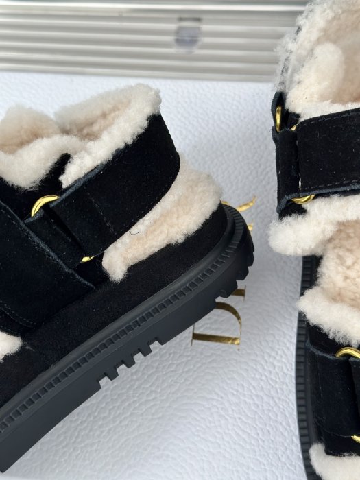 Sandals on fur фото 6