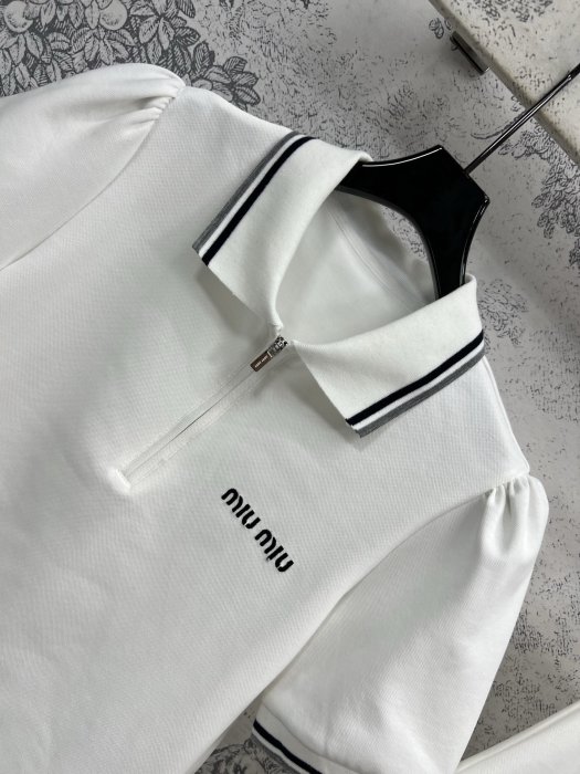 Костюм женский фото 2