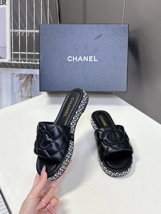 Шлепанцы фото 4