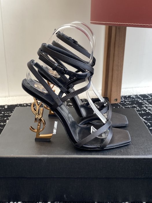 Босоножки фото 2