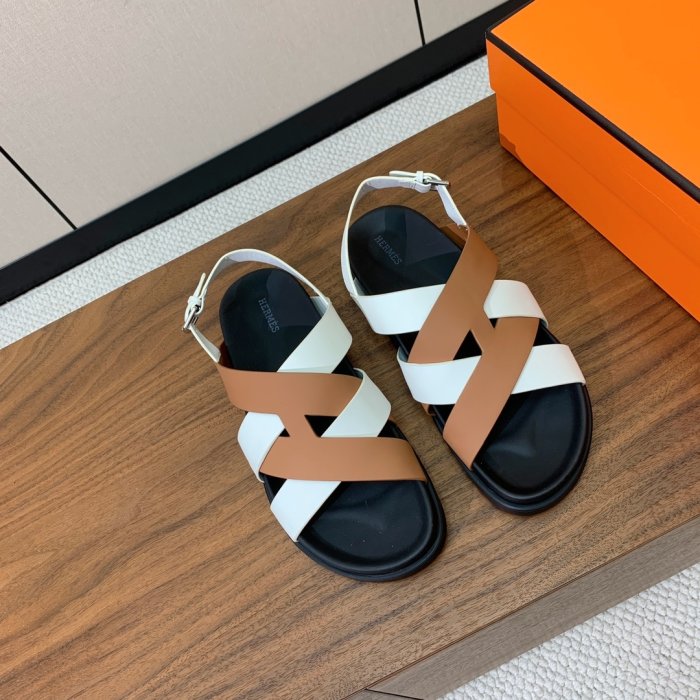 Сандалі жіночі фото 2