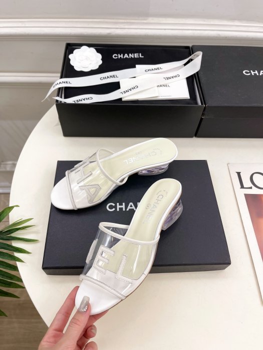 Шлепанцы женские фото 3