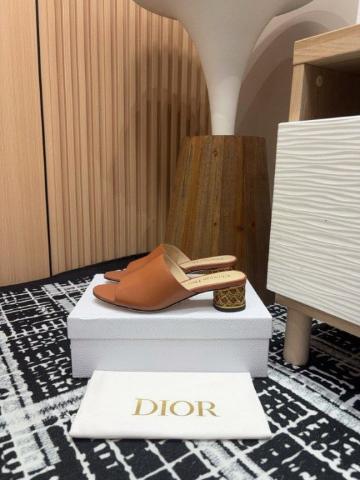 Босоножки Dior Icon на толстом фото 7