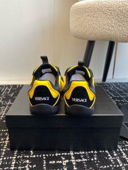 Кросівки фото 7