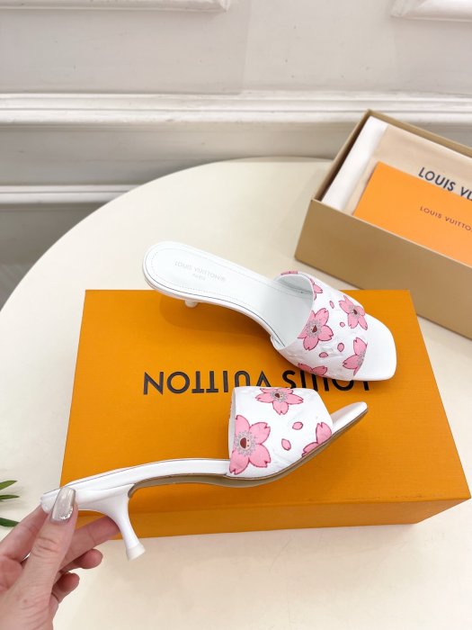 Босоножки фото 4