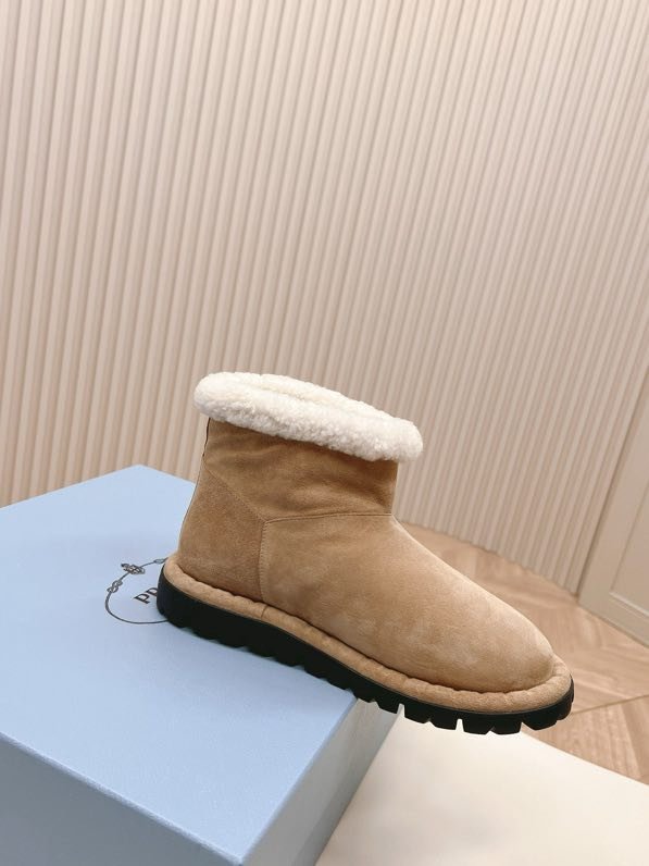 Ugg boots on fur winter фото 2