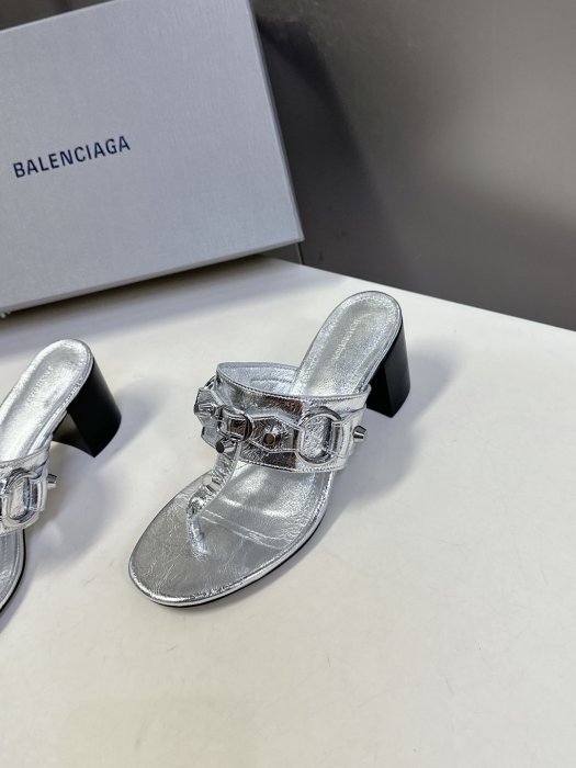 Босоножки фото 3