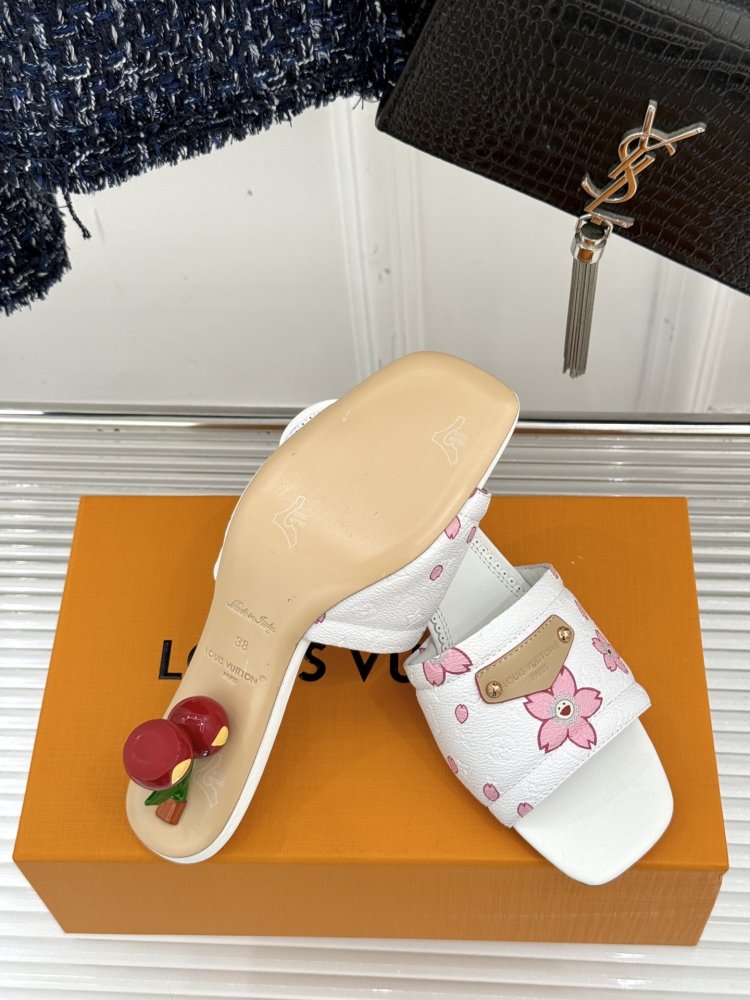 Босоніжки фото 9