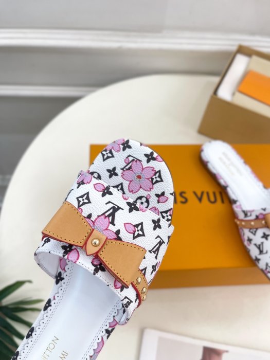 Шлепанцы женские фото 6