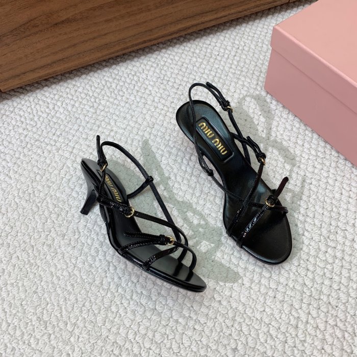 Босоножки фото 3