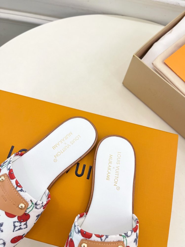 Шлепанцы женские фото 6