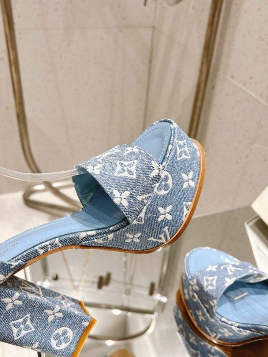 Sandals фото 2